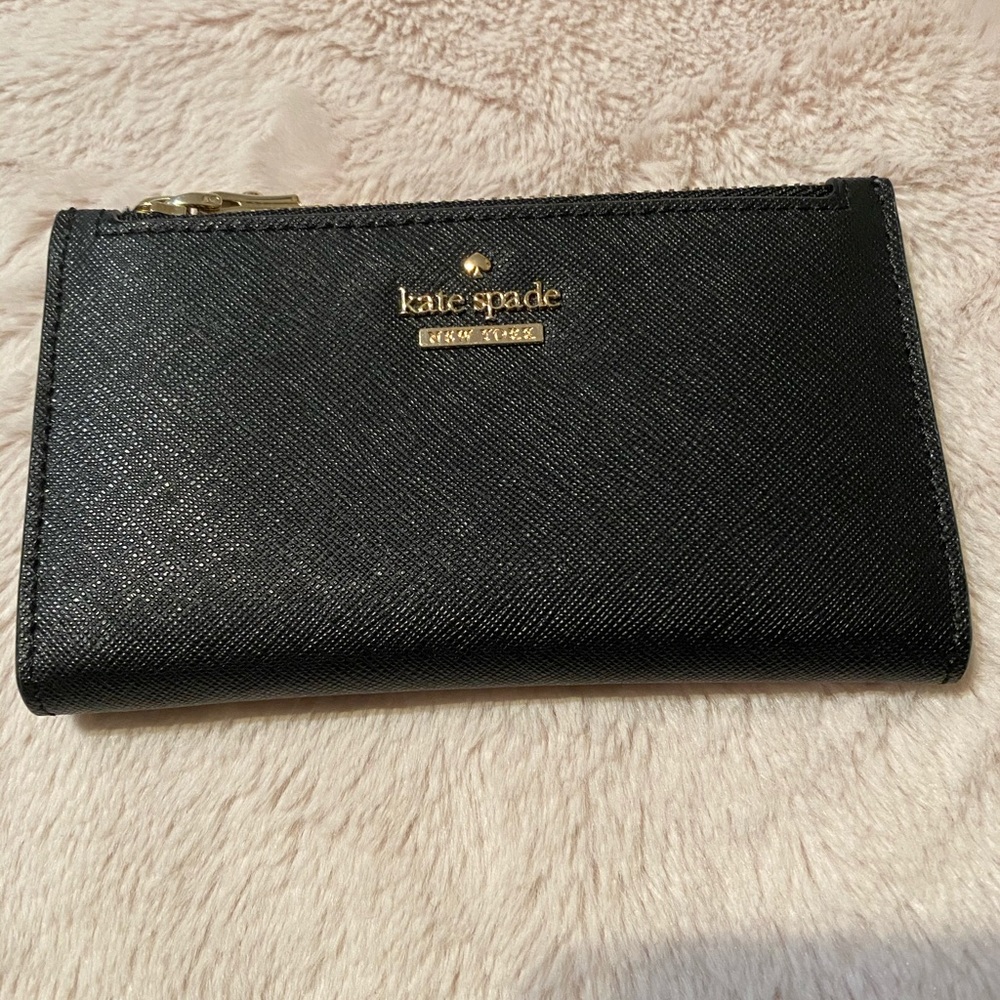 ***Sold***Kate spade slim bifold wallet